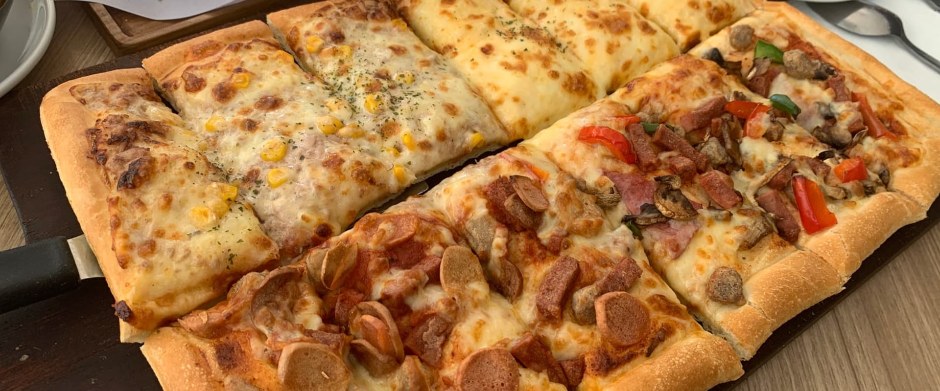 Why Square Pizza Is The Perfect Pairing For Your Favorite Shelf Stable Foods In Long Beach, CA?