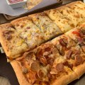 Why Square Pizza Is The Perfect Pairing For Your Favorite Shelf Stable Foods In Long Beach, CA?
